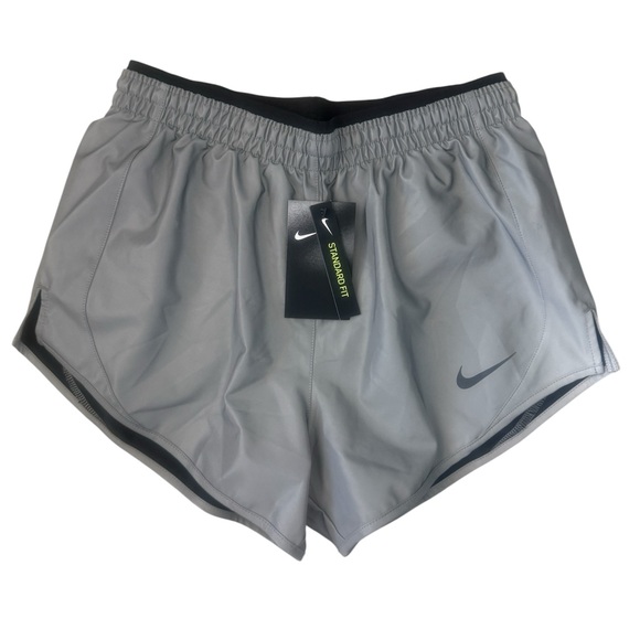 NWT Nike Women’s Tempo Luxe Run Division Reflective Shorts - Size XS - Picture 5 of 7
